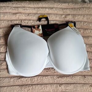 T-Shirt Bra No Boundaries White Seamless